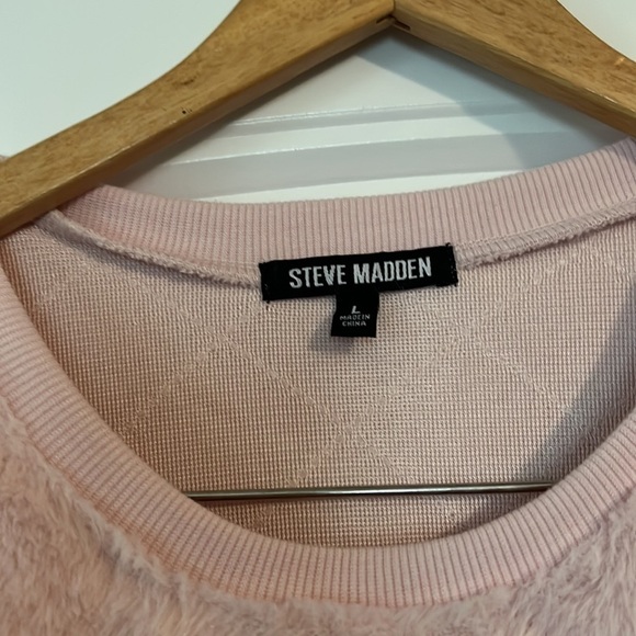 Steve Madden Faux Fur Sweater - Picture 3 of 6